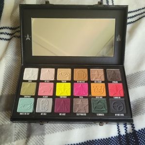 JEFFREE STAR - CONSPIRACY EYESHADOW PALETTE